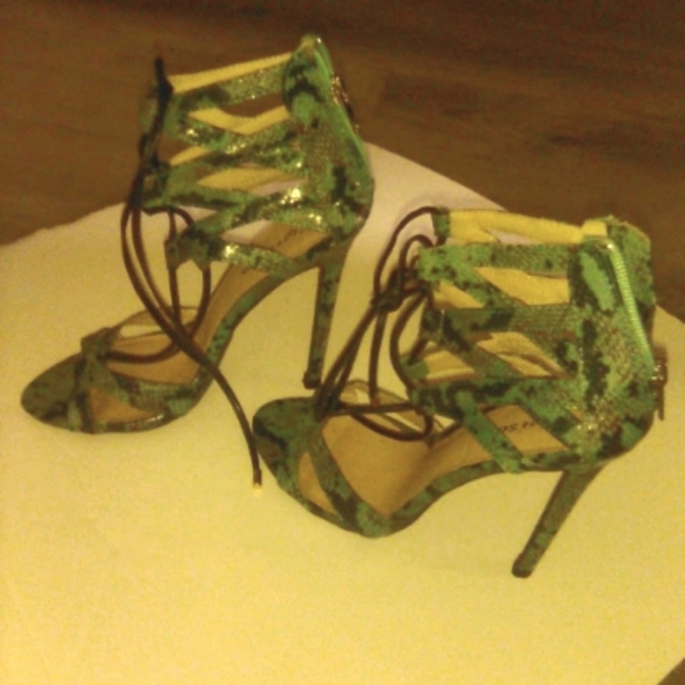 Women's Zigi Soho Choir Shoes Size 6.5